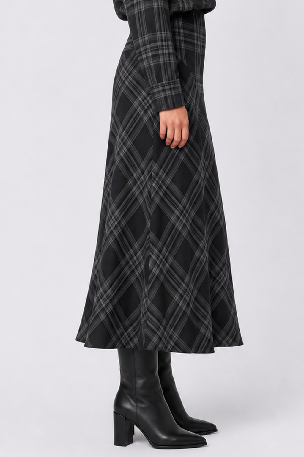 Marianne Skirt (Black Plaid)
