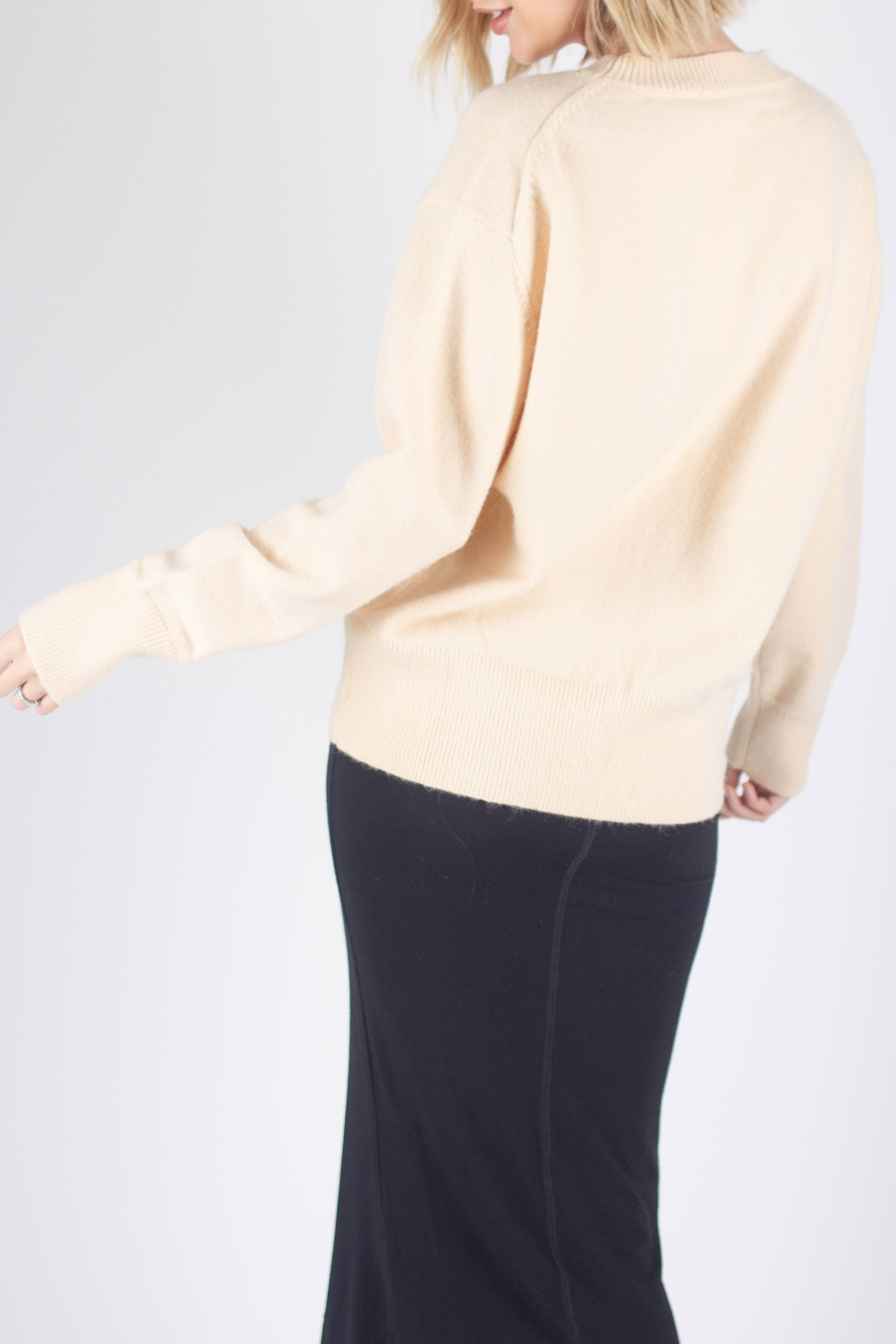 OVERSIZED SWEATER (IVORY) - Yakira Bella