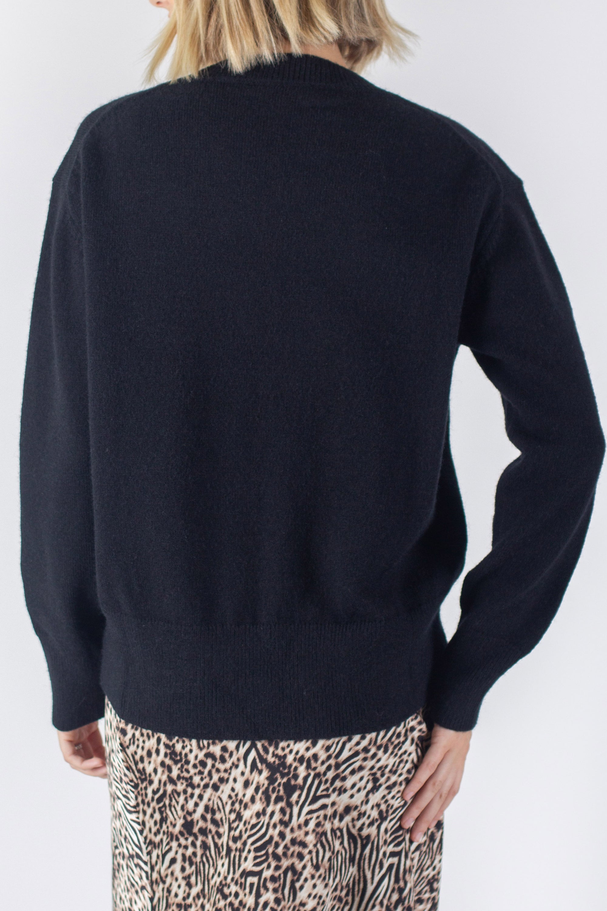 OVERSIZED SWEATER (BLACK) - Yakira Bella