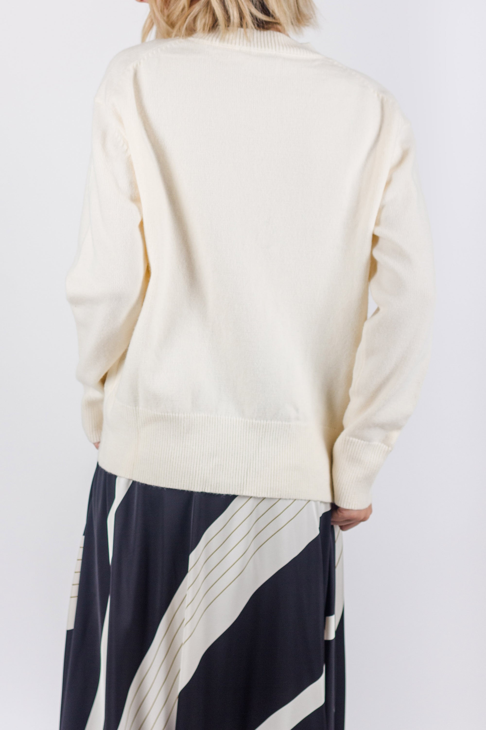 OVERSIZED SWEATER (OFF WHITE) - Yakira Bella