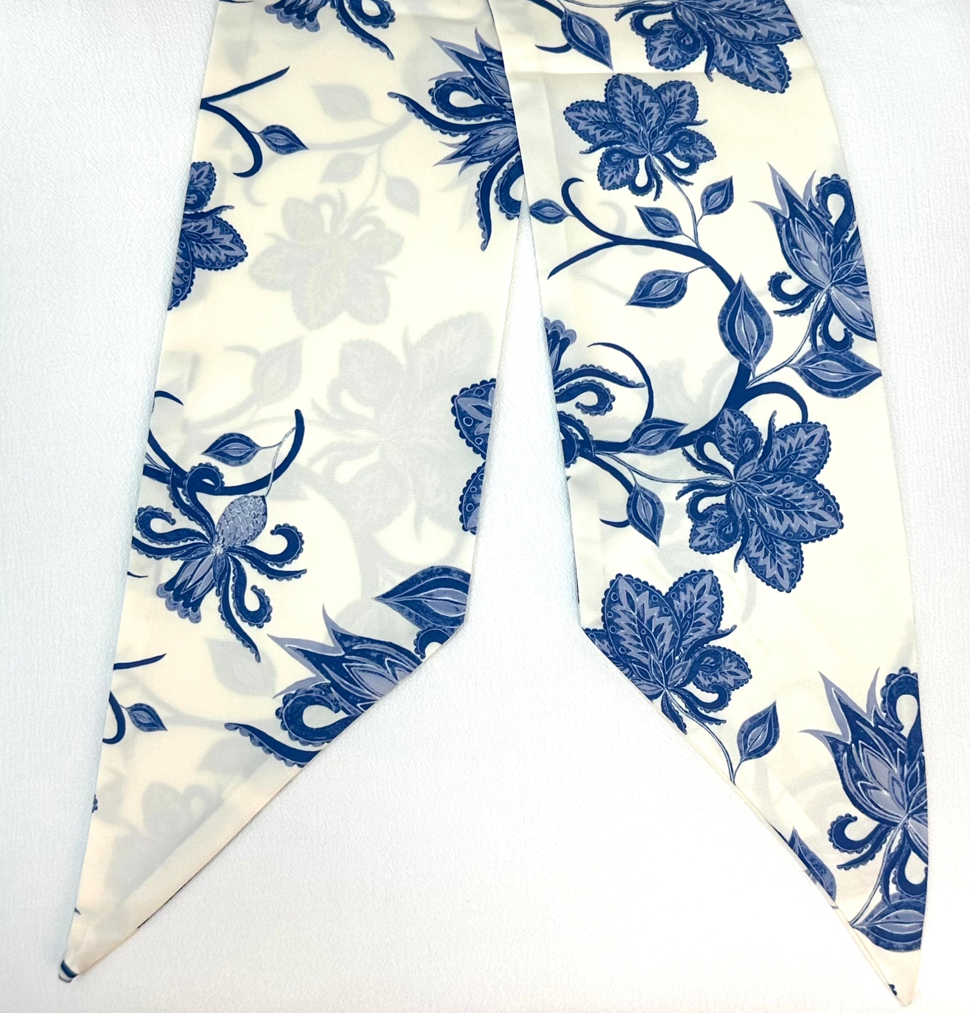 HAIR SCARF (WHITE/BLUE) - Yakira Bella