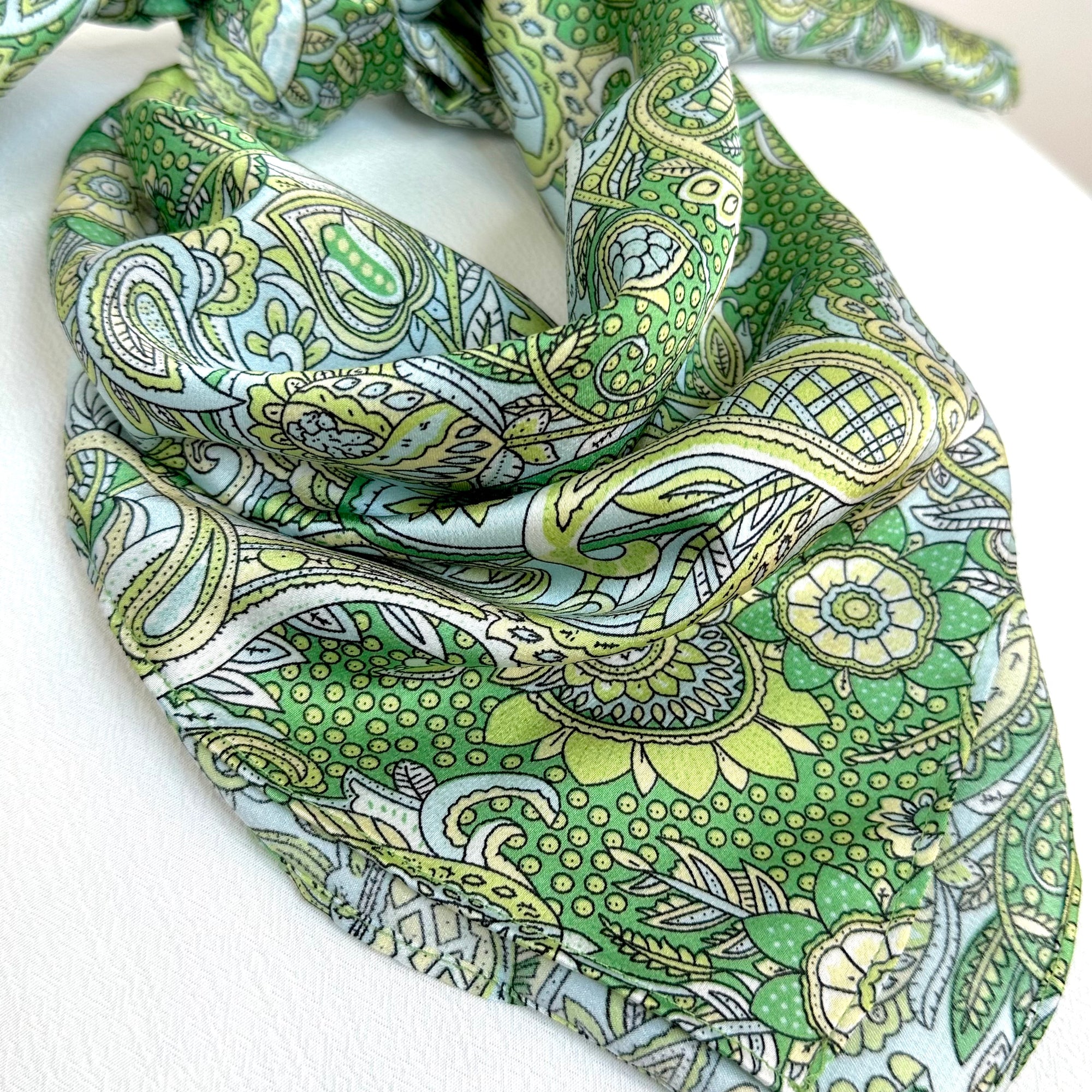 SQUARE HEAD SCARF (GREEN PATTERN) - Yakira Bella