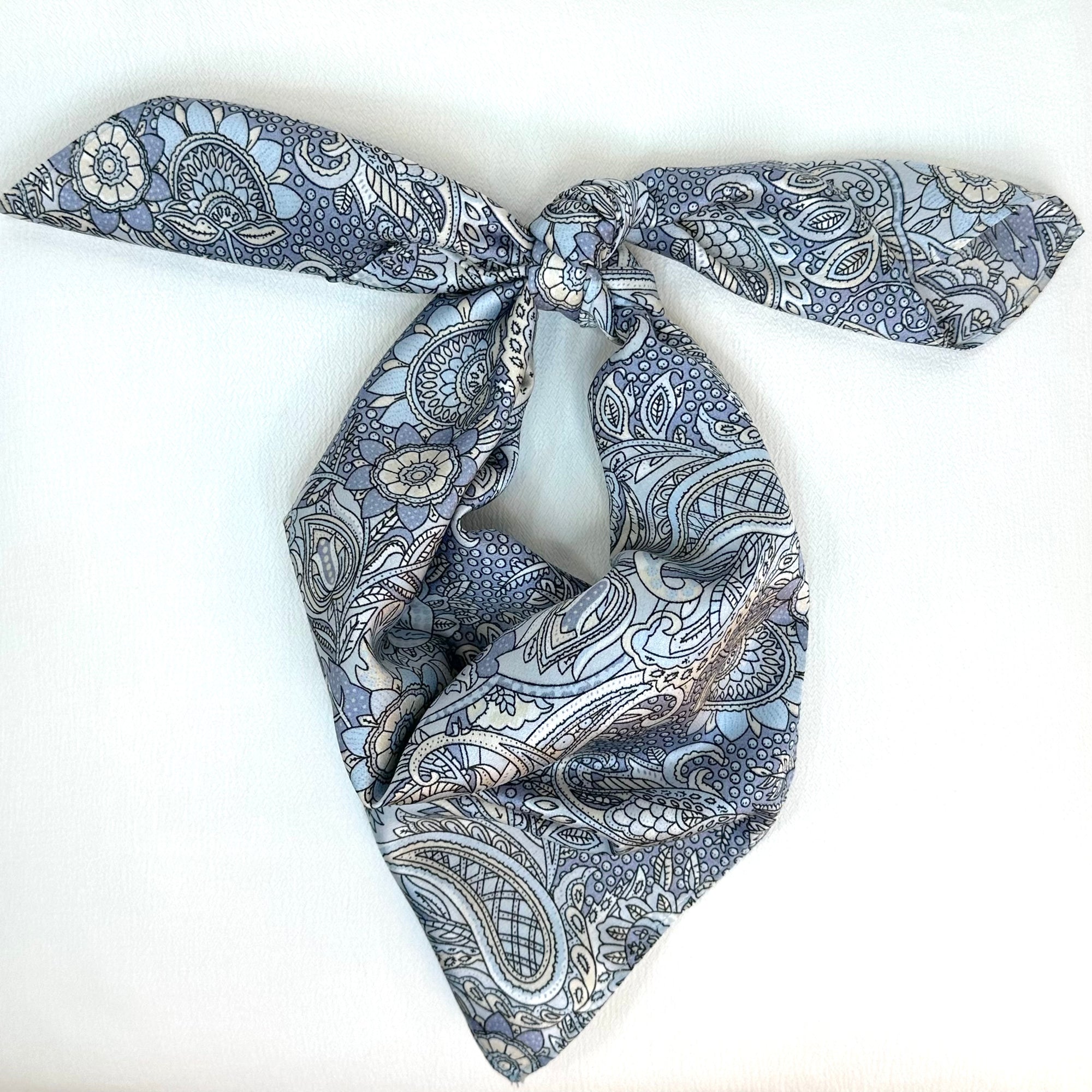 SQUARE HEAD SCARF (BLUE/GRAY) - Yakira Bella