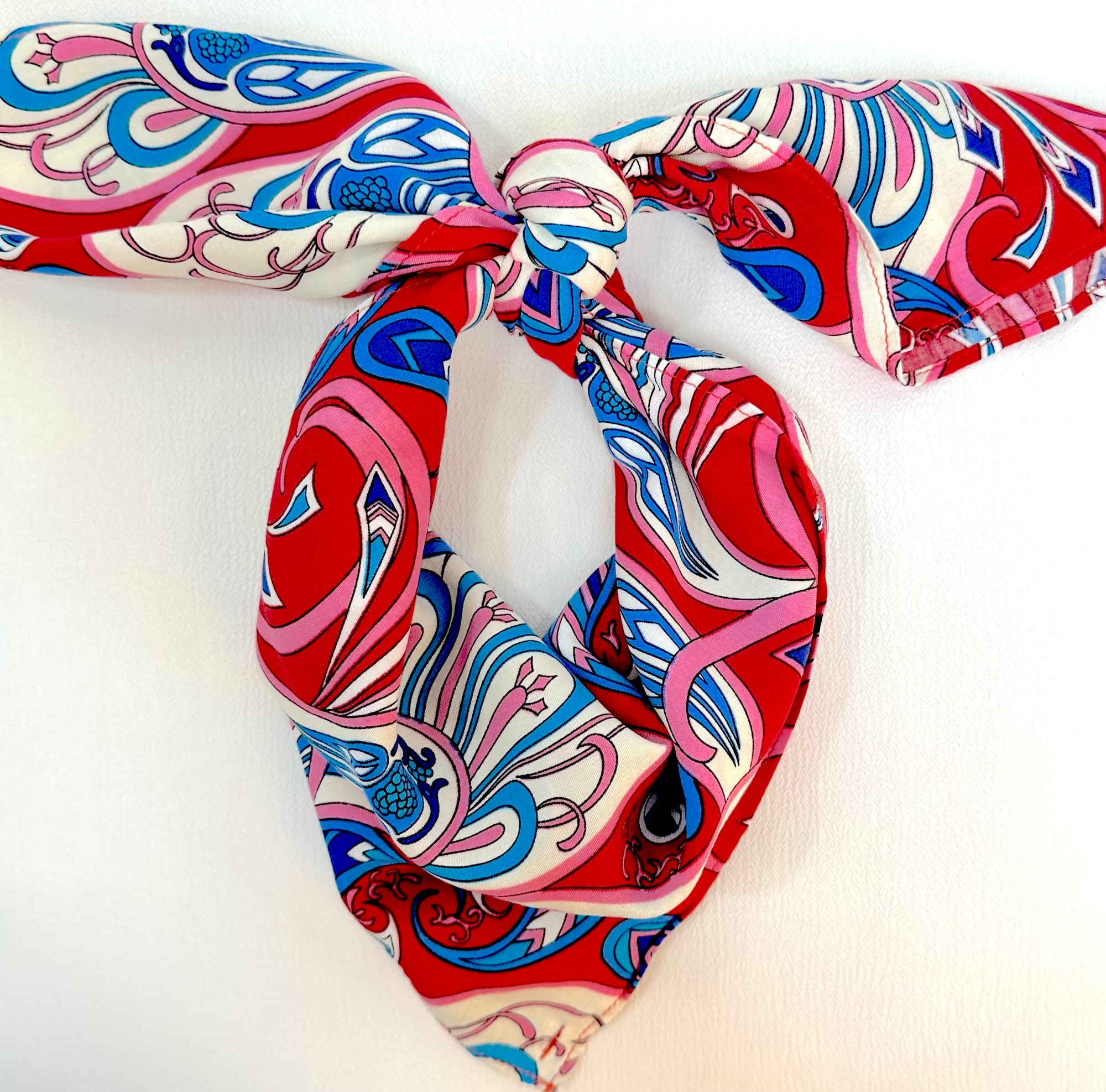 SQUARE HEAD SCARF (RED/WHITE) - Yakira Bella