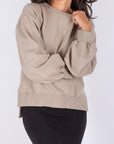 CREWNECK SIDE SLIT SWEATSHIRT (LIGHT MOCHA)