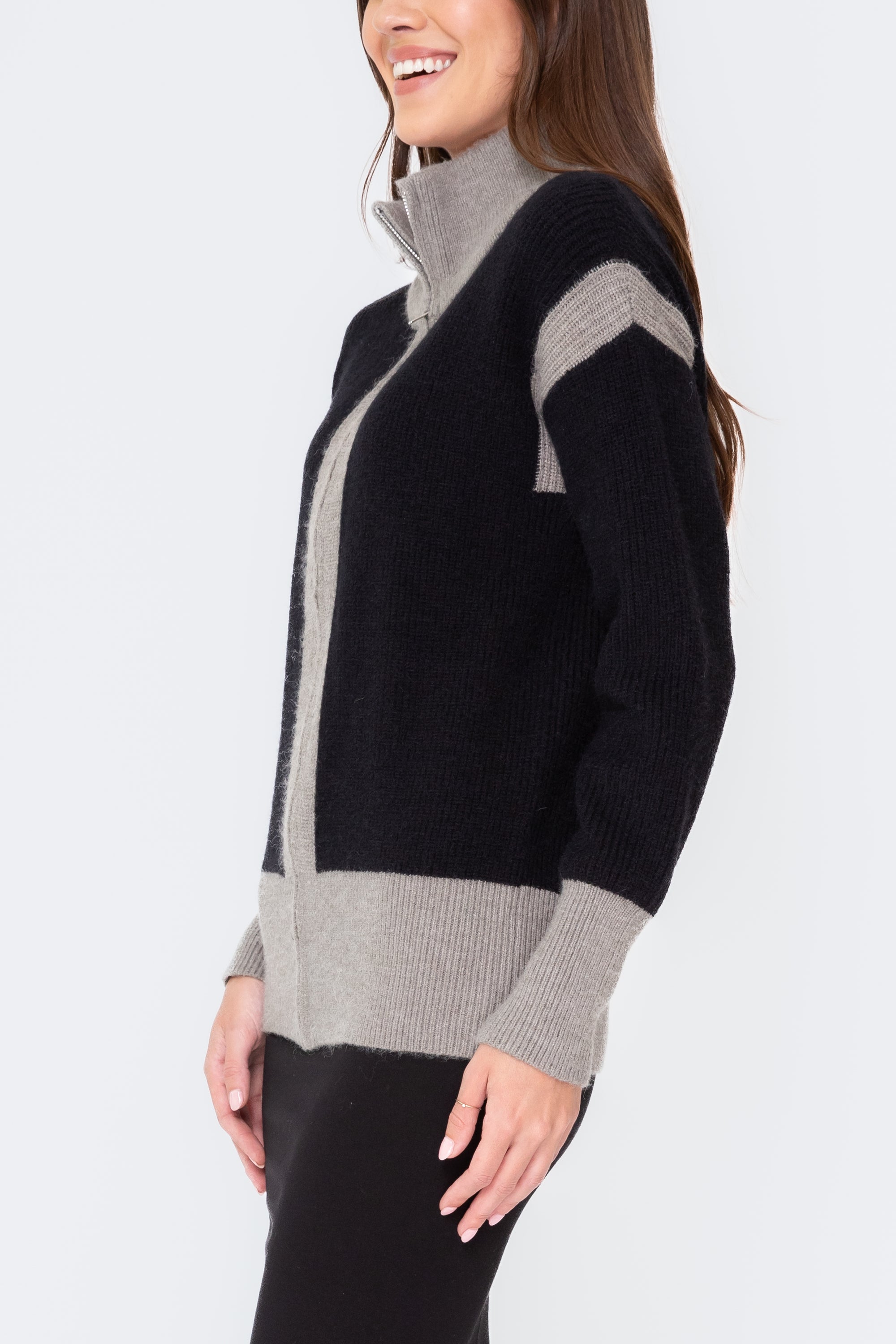 MOCK ZIP SWEATER (BLACK/GREY)