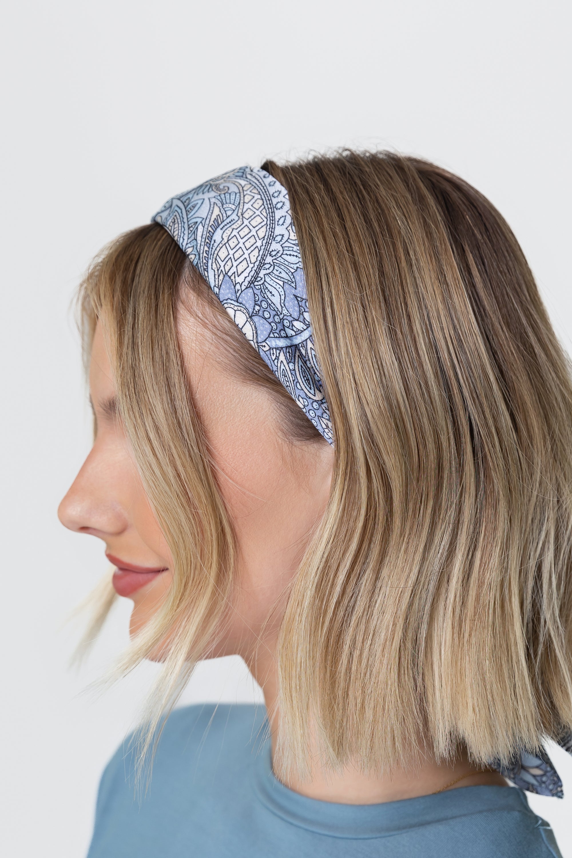 SQUARE HEAD SCARF (BLUE/GRAY) - Yakira Bella