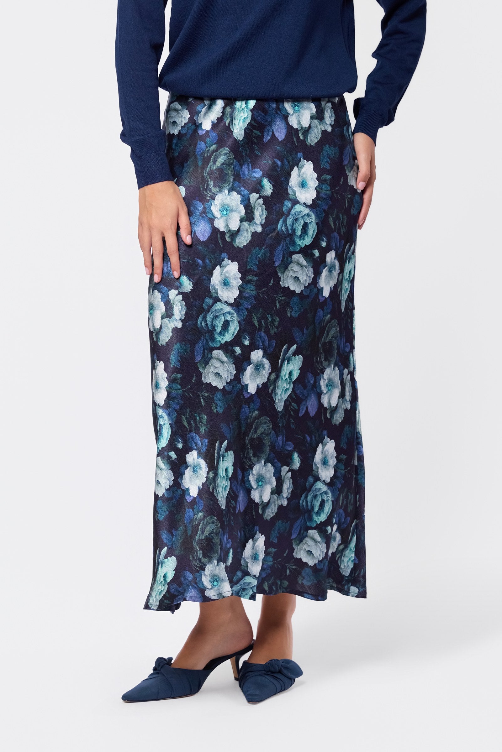 Christa Skirt (Black Ground)
