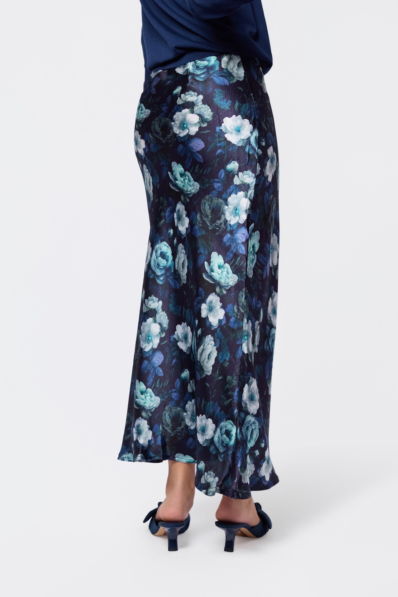 Christa Skirt (Black Ground)