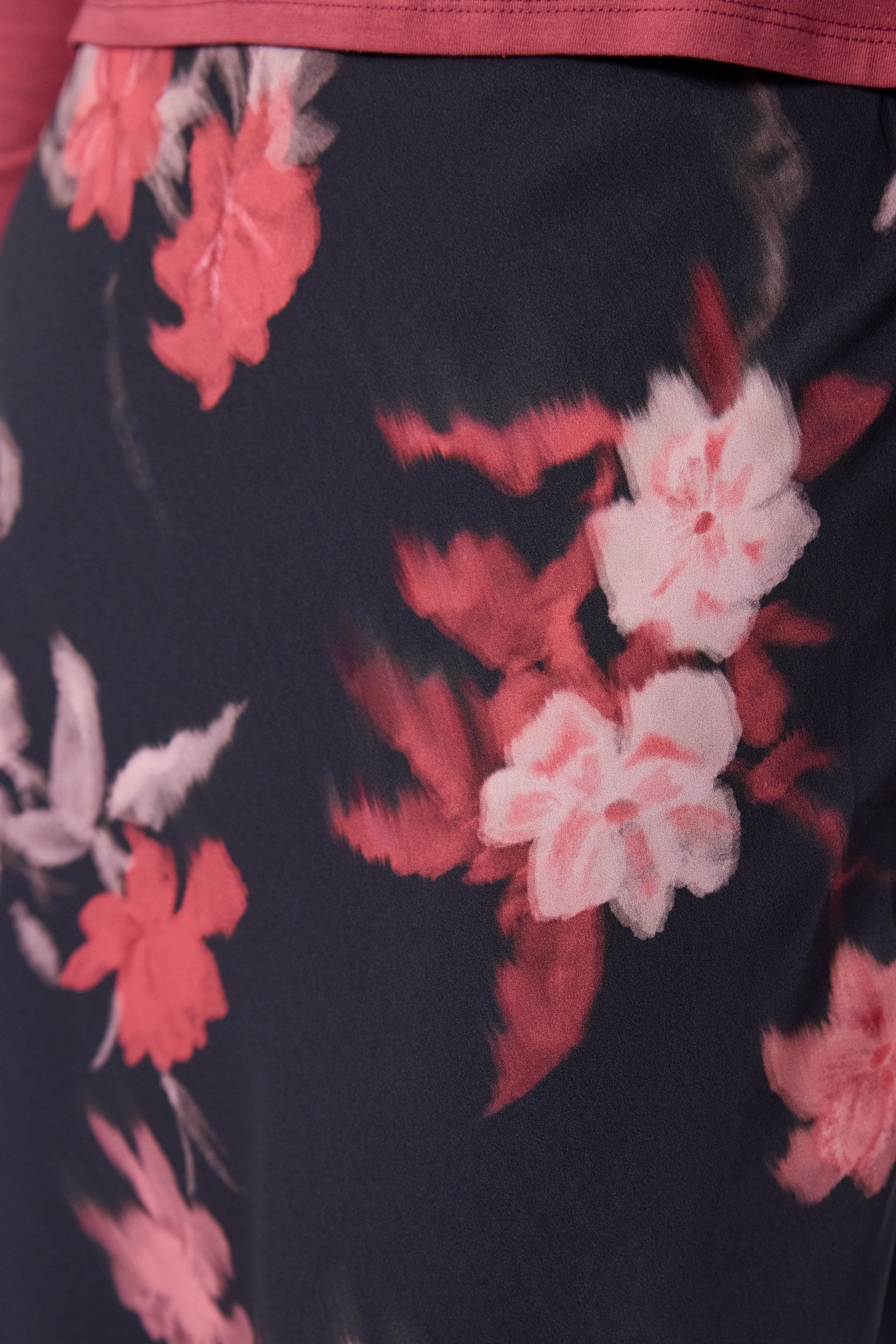 Dakota Skirt (Black Pink)