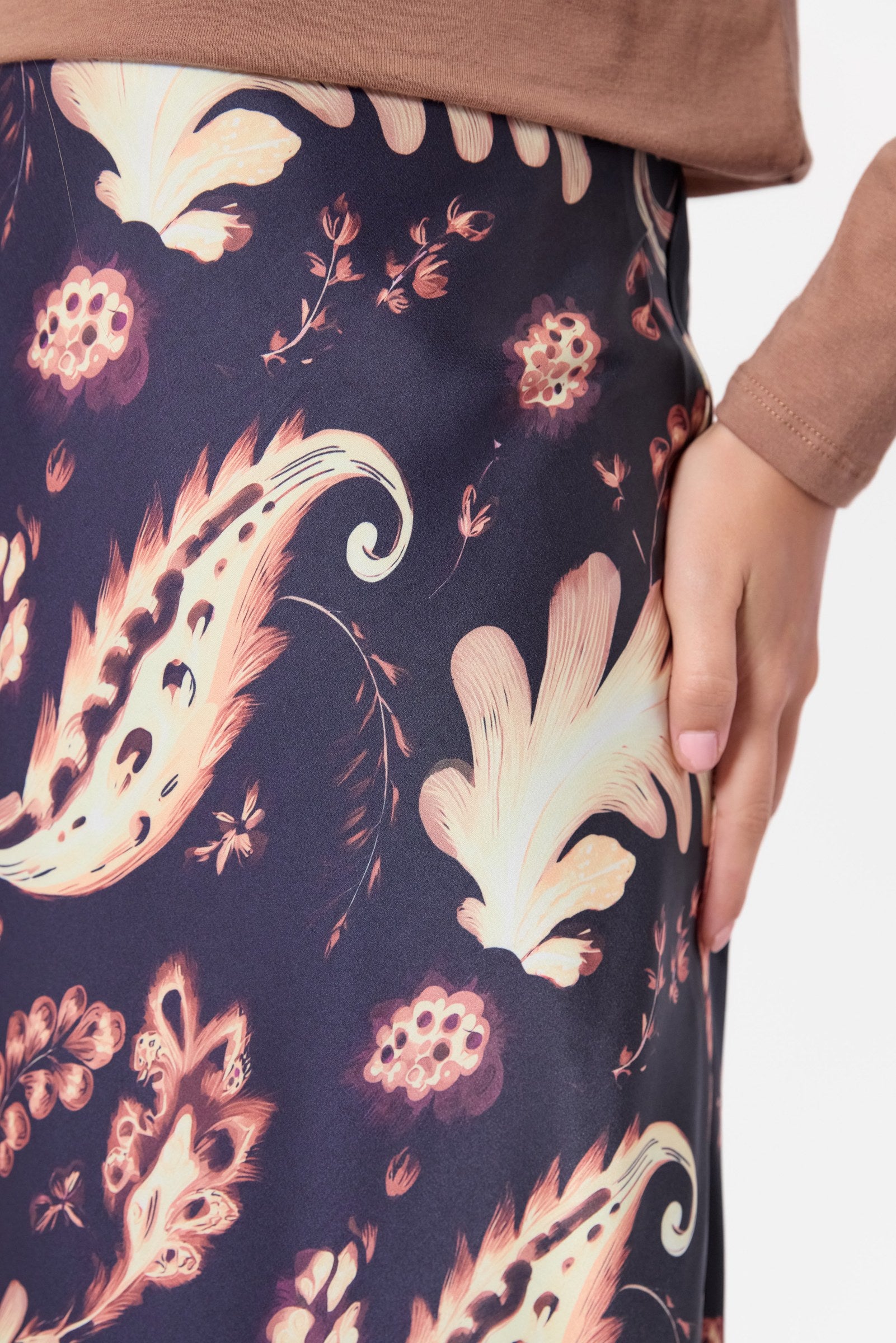 Lisa Skirt (Black Ivory)