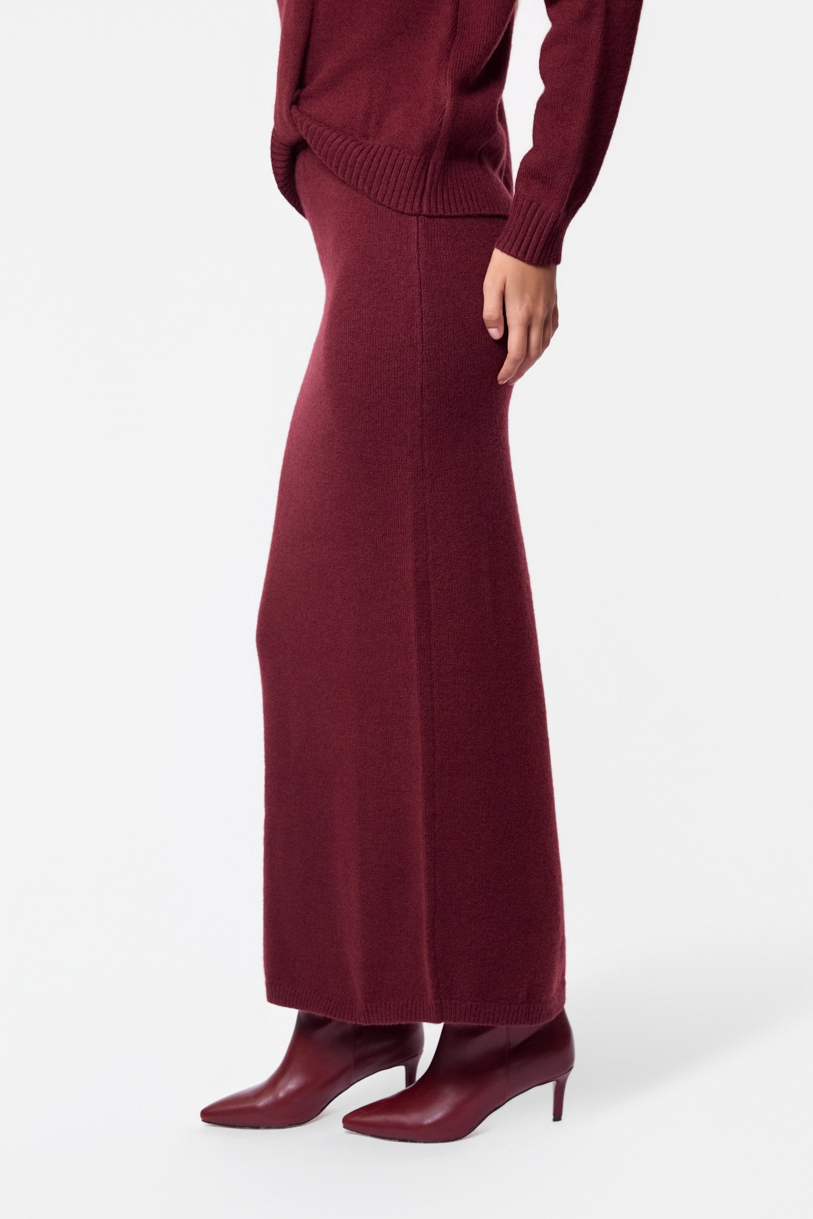 Sari Skirt (Burgundy)