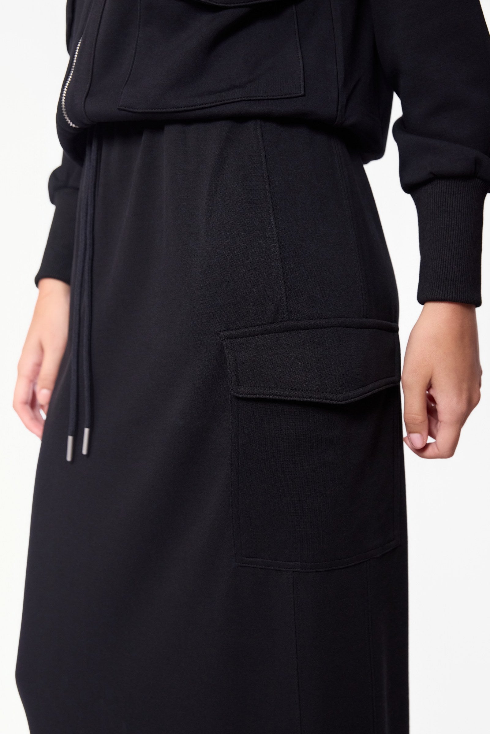 Mina Cargo Skirt 35" (Black)