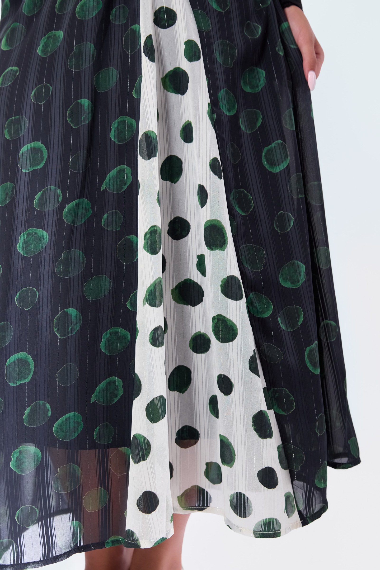 Khai Skirt (Green Ivory)